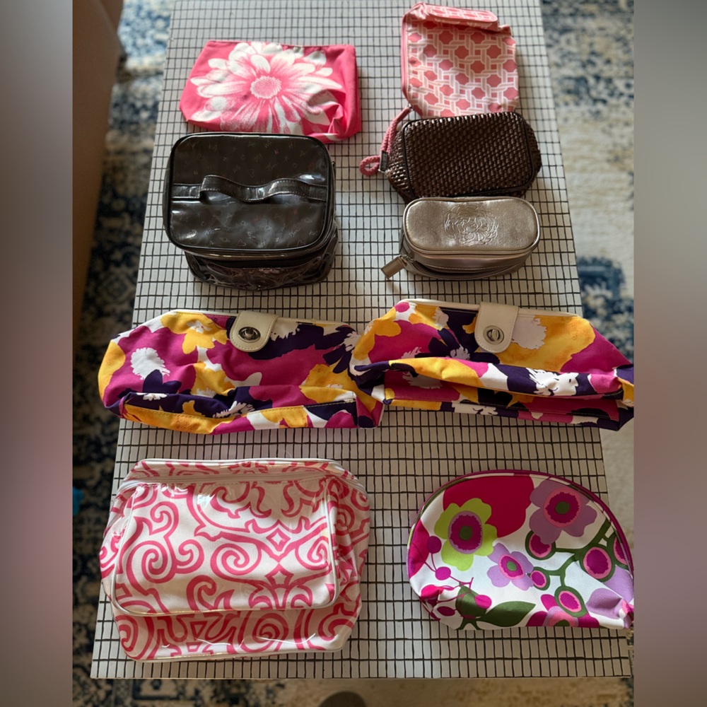 Laura Mercier Sisley La Mer clinique elizabeth Arden all types of cosmetic bags